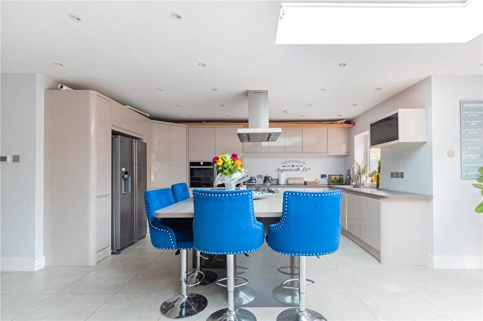 3 Bedroom End Of Terrace House For Sale In Peters Avenue, London Colney, St. Albans, AL2