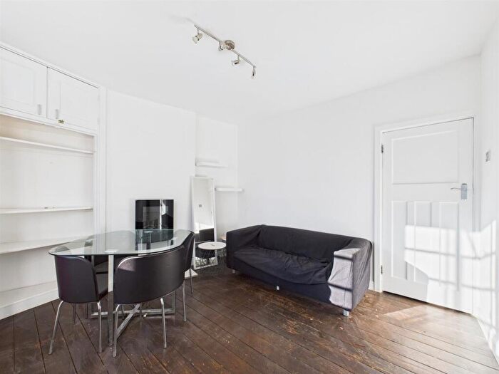 1 Bedroom Apartment To Rent In Evelyn House, Greatorex Street, Whitechapel, E1