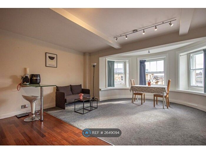 1 Bedroom Flat To Rent In Falconars Apartments, Newcastle Upon Tyne, NE1