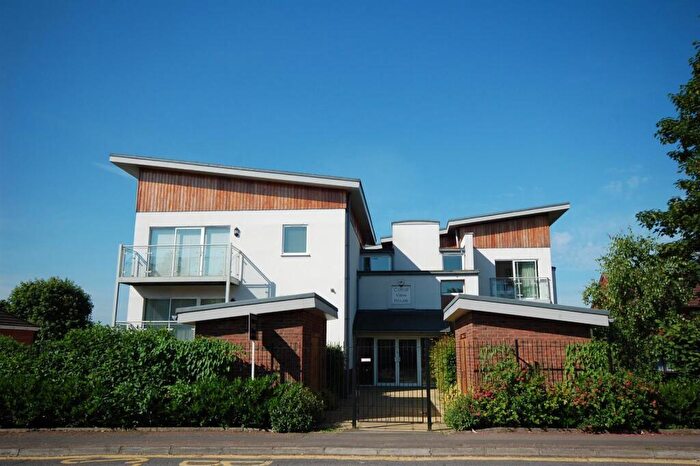 2 Bedroom Apartment To Rent In Canal View, Lawn Lane, HP3