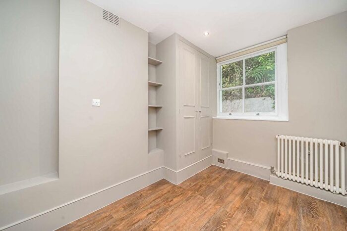 1 Bedroom Flat To Rent In Clapham Common North Side, Clapham, SW4