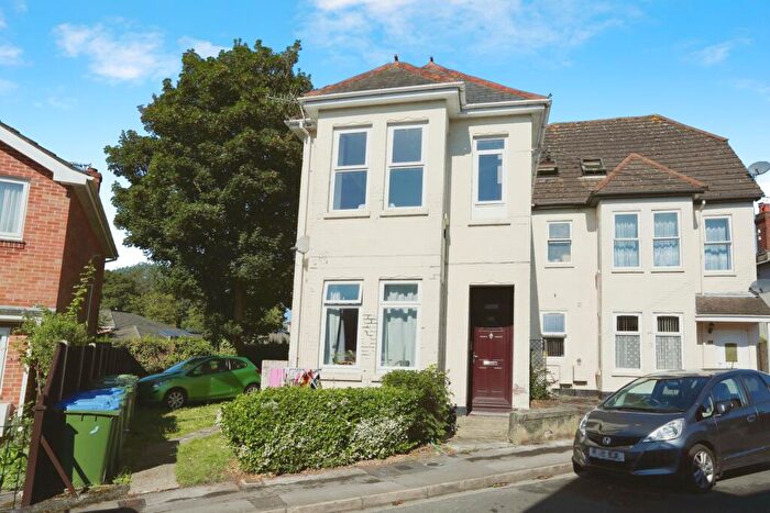 2 Bedroom Maisonette To Rent In West Road, Woolston, SO19