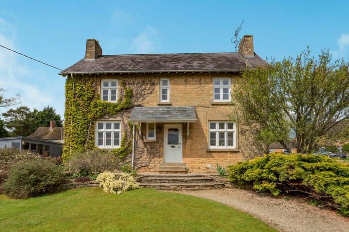 3 Bedroom Detached House For Sale In Roses Lane, Salford, Chipping Norton, Oxfordshire, OX7