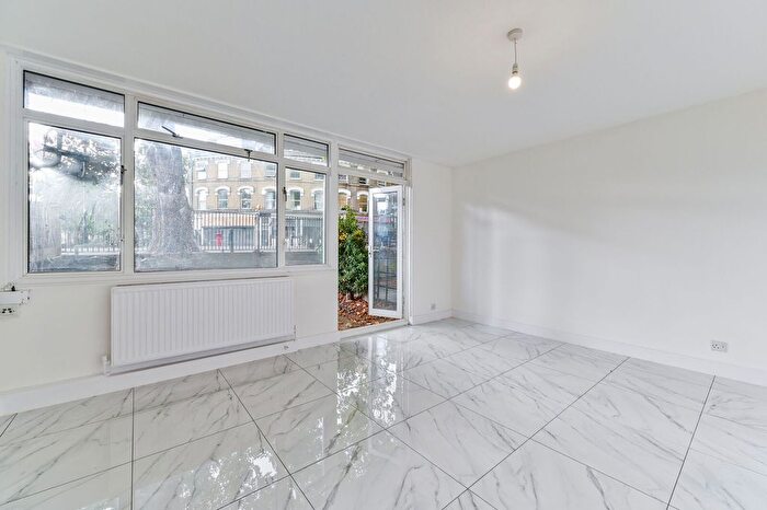 3 Bedroom Maisonette To Rent In Canonbury, London, N5