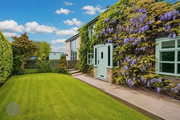 4 Bedroom Detached House For Sale In Ramsbottom Road, Hawkshaw, BL8