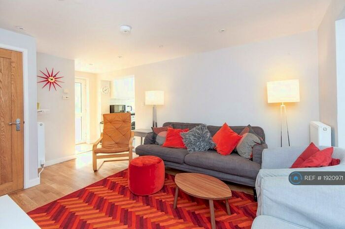 6 Bedroom Terraced House To Rent In Hawthorn Grove, Bath, BA2