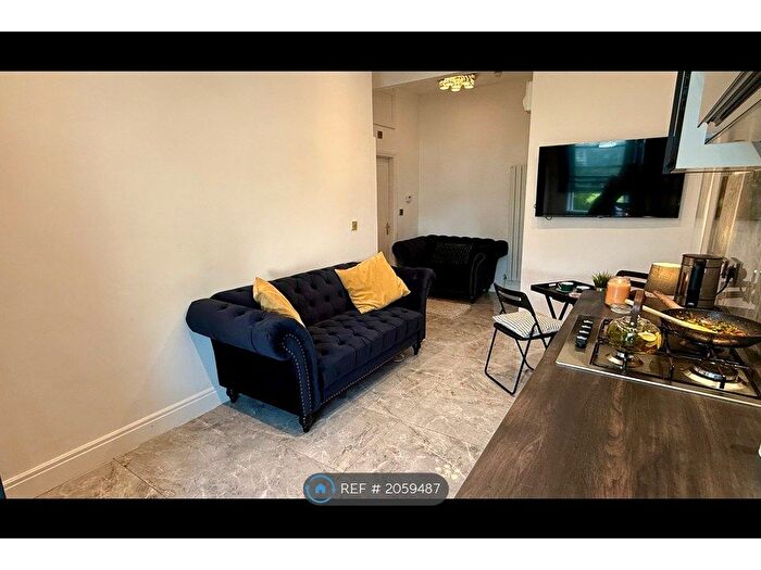 Studio To Rent In West Cromwell Road, London, SW5