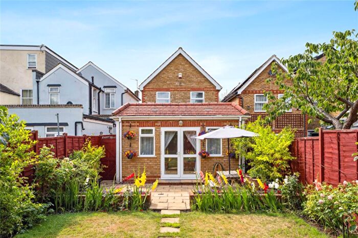 5 Bedroom Detached House To Rent In Worthington Road, Surbiton, KT6