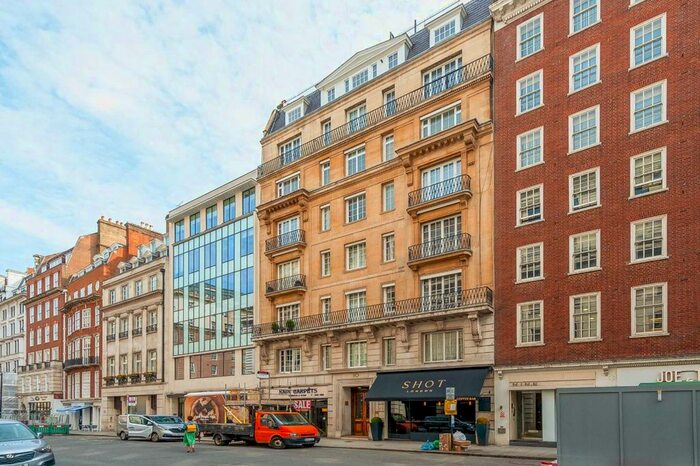 2 Bedroom Flat To Rent In Berkeley Street, London, W1J