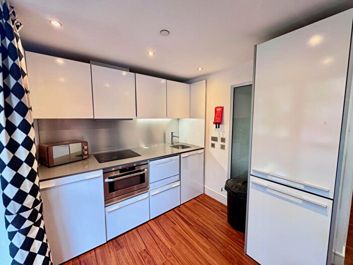2 Bedroom Apartment To Rent In The Ropewalk, City Cente, NG1