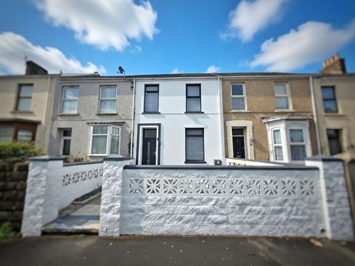 4 Bedroom Terraced House For Sale In Lakefield Place, Llanelli, SA15