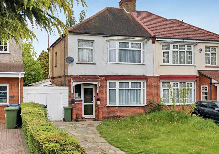 3 Bedroom Semi-Detached House To Rent In Tentelow Lane, Southall, UB2