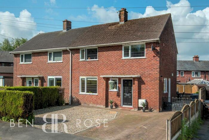 3 Bedroom Semi-Detached House For Sale In Round Acre, Samlesbury, Preston, PR5