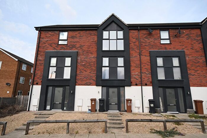 4 Bedroom Semi-Detached House To Rent In St. Botolphs Crescent, Lincoln, LN5