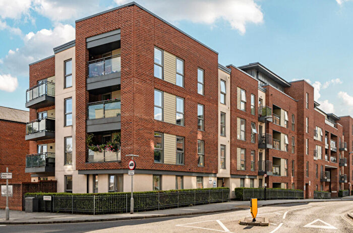 2 Bedroom Flat For Sale In John Thornycroft Road, Southampton, Hampshire, SO19