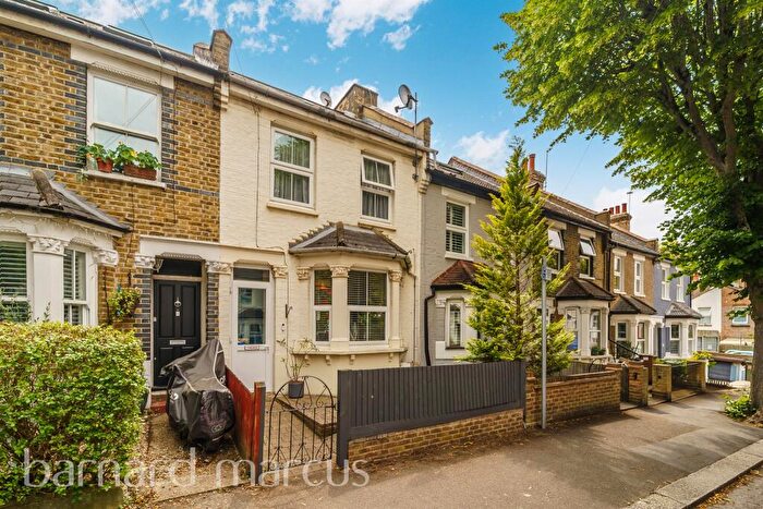 3 Bedroom Terraced House For Sale In Mellows Road, Wallington, SM6