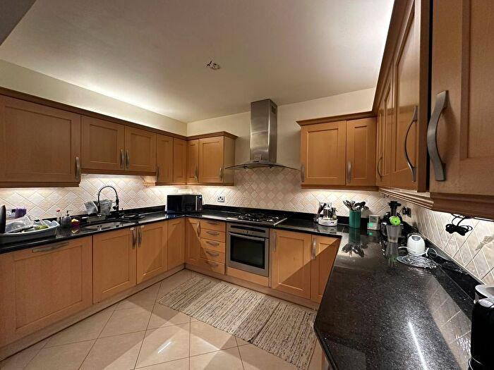 5 Bedroom Terraced House To Rent In Rochford Avenue, Romford, RM6