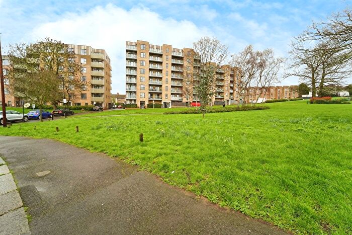 1 Bedroom Flat For Sale In Ridding Lane, Greenford, UB6