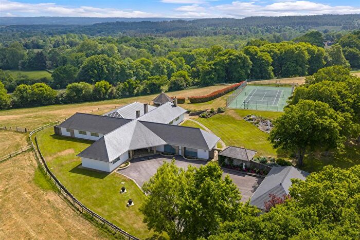 5 Bedroom Property To Rent In Monks Walk, Farnham, GU9