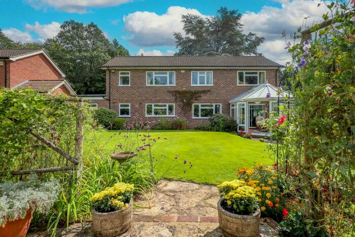 5 Bedroom Detached House For Sale In Highfield Gardens, Liss, Hampshire, GU33