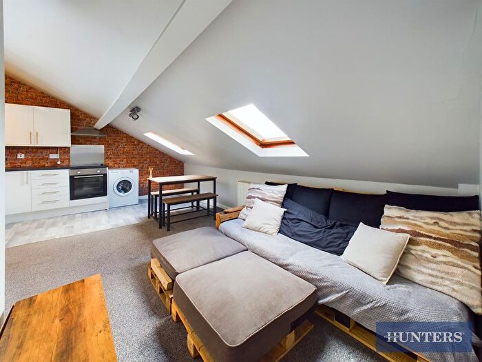 1 Bedroom Flat For Sale In Grosvenor Crescent, Scarborough, YO11