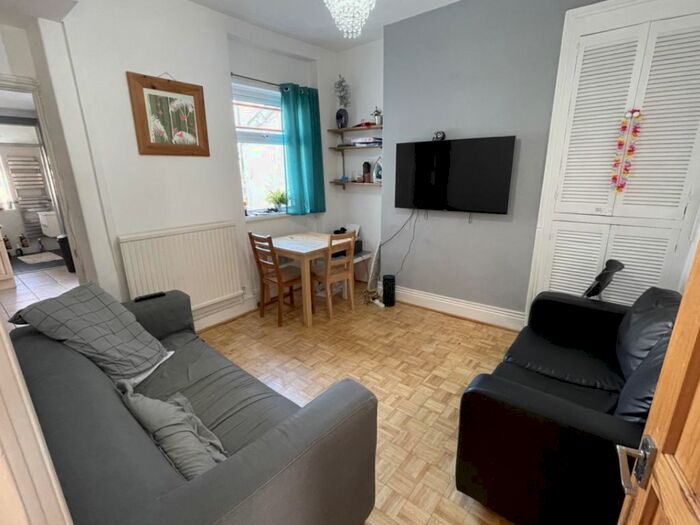 4 Bedroom Terraced House To Rent In Diana Street, Cardiff, CF24