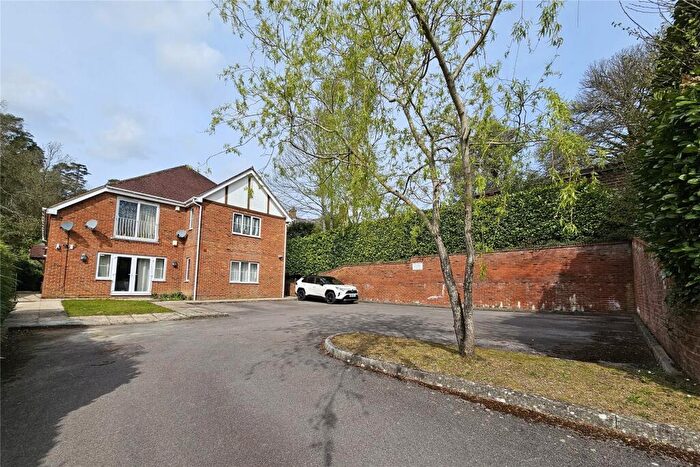 2 Bedroom Flat For Sale In Southview Road, Headley Down, Hampshire, GU35