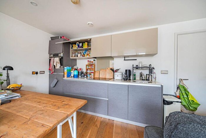 1 Bedroom Flat For Sale In Prebend Street, , Islington, London, N1