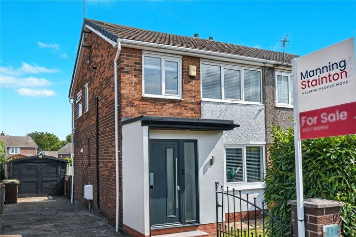 3 Bedroom Semi-Detached House For Sale In Coniston Drive, Castleford, Wakefield, WF10
