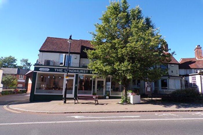 1 Bedroom Flat To Rent In - High Street, Lyndhurst, SO43