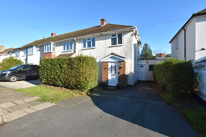 3 Bedroom End Of Terrace House For Sale In Cripley Road, Farnborough, GU14