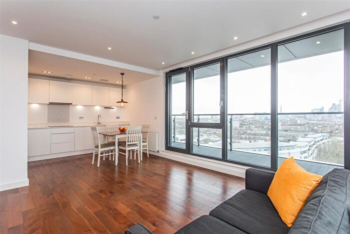 2 Bedroom Flat For Sale In Grand Regent Tower, Bethnal Green, E2