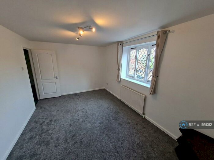 1 Bedroom Flat To Rent In Cranmer Court, Ravenhill, Swansea, SA5