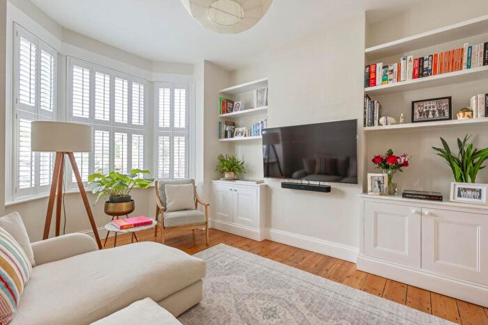 3 Bedroom House For Sale In Kangley Bridge Road, London, SE26