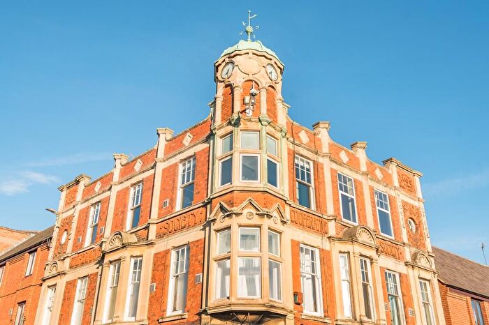 2 Bedroom Flat For Sale In Banbury, Oxfordshire, OX16