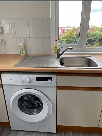 2 Bedroom Flat To Rent In Cockfosters Road, Enfield, EN4