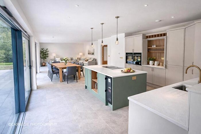 4 Bedroom Detached House For Sale In Ringshall, HP4