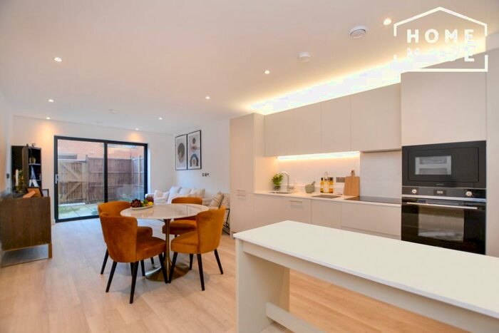 2 Bedroom Flat To Rent In Stiles West, Colliers Wood, SW19