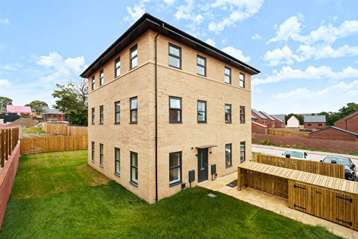 2 Bedroom Town House To Rent In Iris Crescent, Leeds, LS14