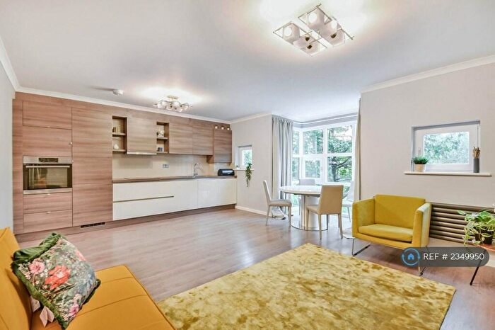 2 Bedroom Flat To Rent In Tivoli Court, London, SE16
