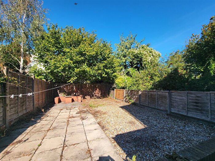 1 Bedroom Flat To Rent In Umfreville Road, Hornsey, N4
