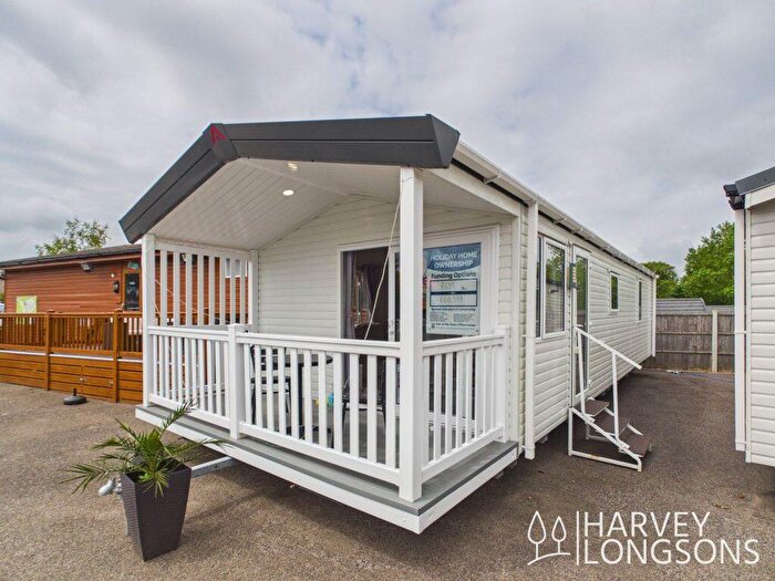 2 Bedroom Park Home For Sale In Birchington Vale Holiday Park, CT7