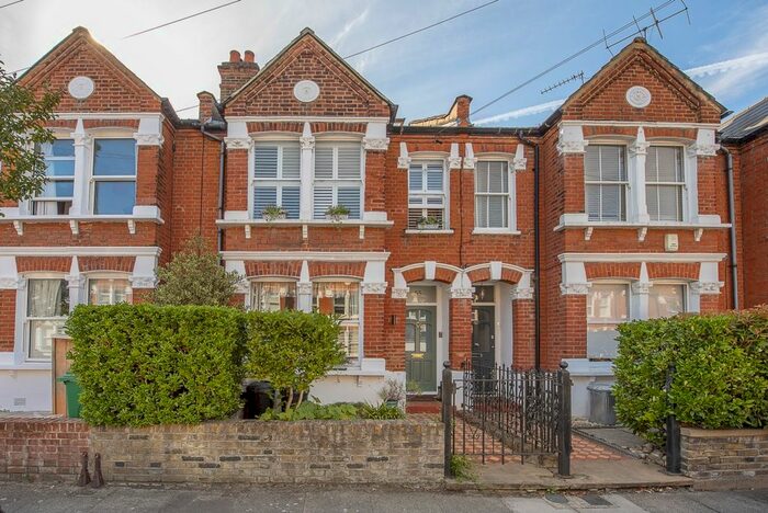 4 Bedroom Flat To Rent In Burmester Road, London, SW17