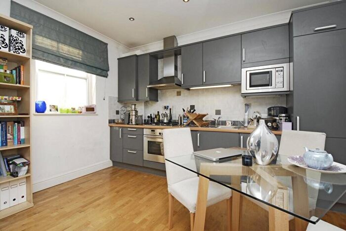 1 Bedroom Flat To Rent In Upper Street, Islington, N1
