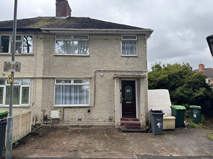 3 Bedroom Semi-Detached House To Rent In Margaret Gardens, Smethwick, West Midlands, B67