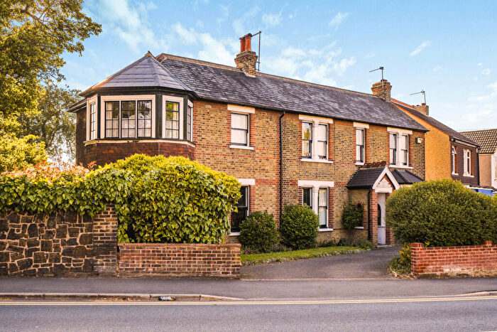 4 Bedroom Detached House For Sale In Station Road, Crayford, Dartford, DA1