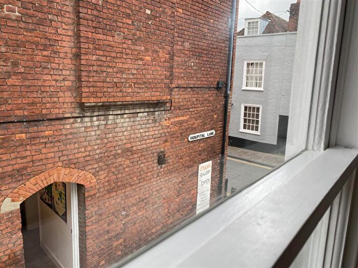 1 Bedroom Flat To Rent In Hospital Lane - Canterbury, CT1