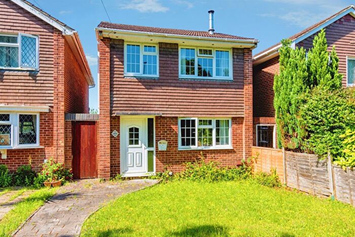 3 Bedroom Detached House For Sale In Bursledon Road, Southampton, SO19