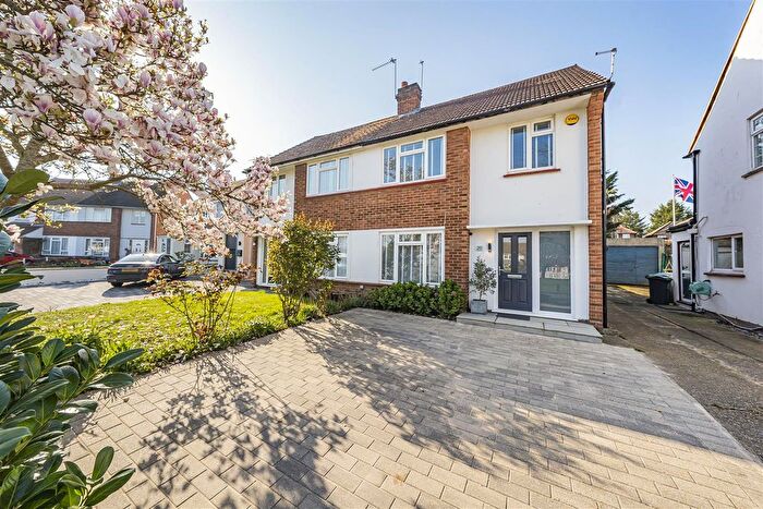 3 Bedroom Semi Detached House For Sale In Greenacre, Windsor, SL4