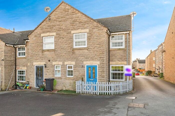 2 Bedroom Semi-Detached House For Sale In Gardeners Walk, Skelmanthorpe, Huddersfield, HD8